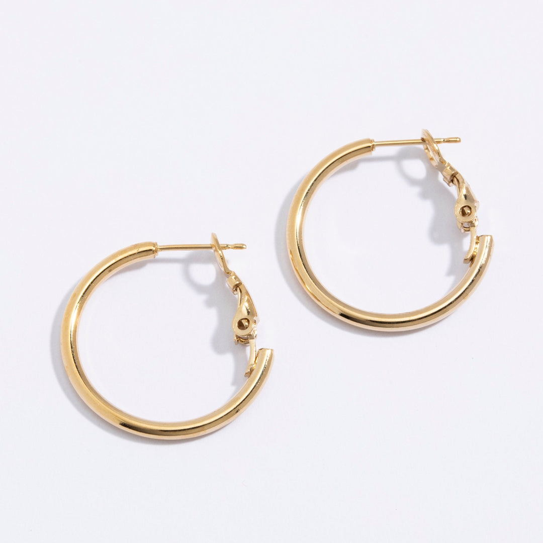 Must M Earrings Gold