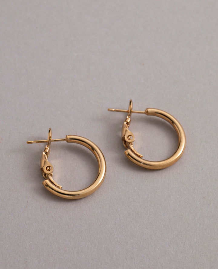 Must S Earrings Gold