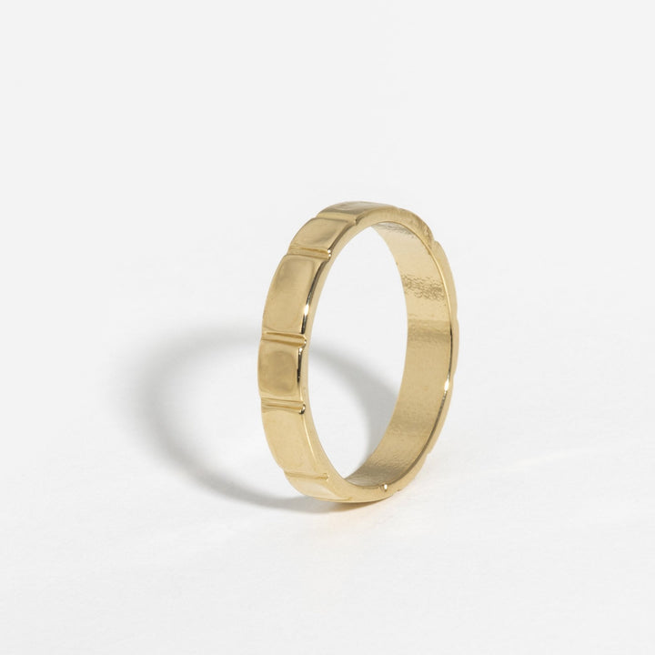 Vanadium Ring Gold